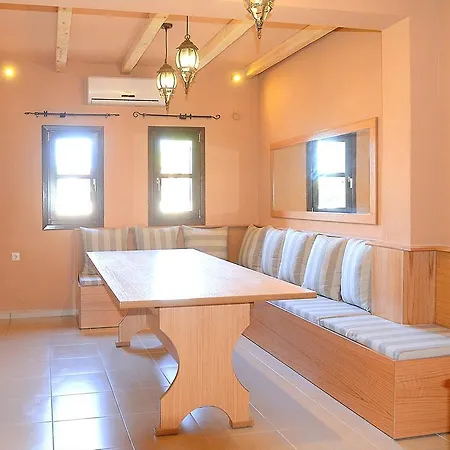 Petrino * Vourvourou