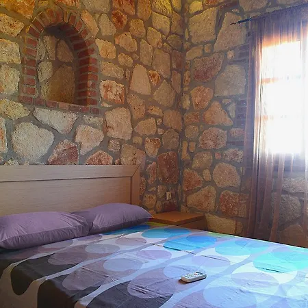 Petrino * Vourvourou